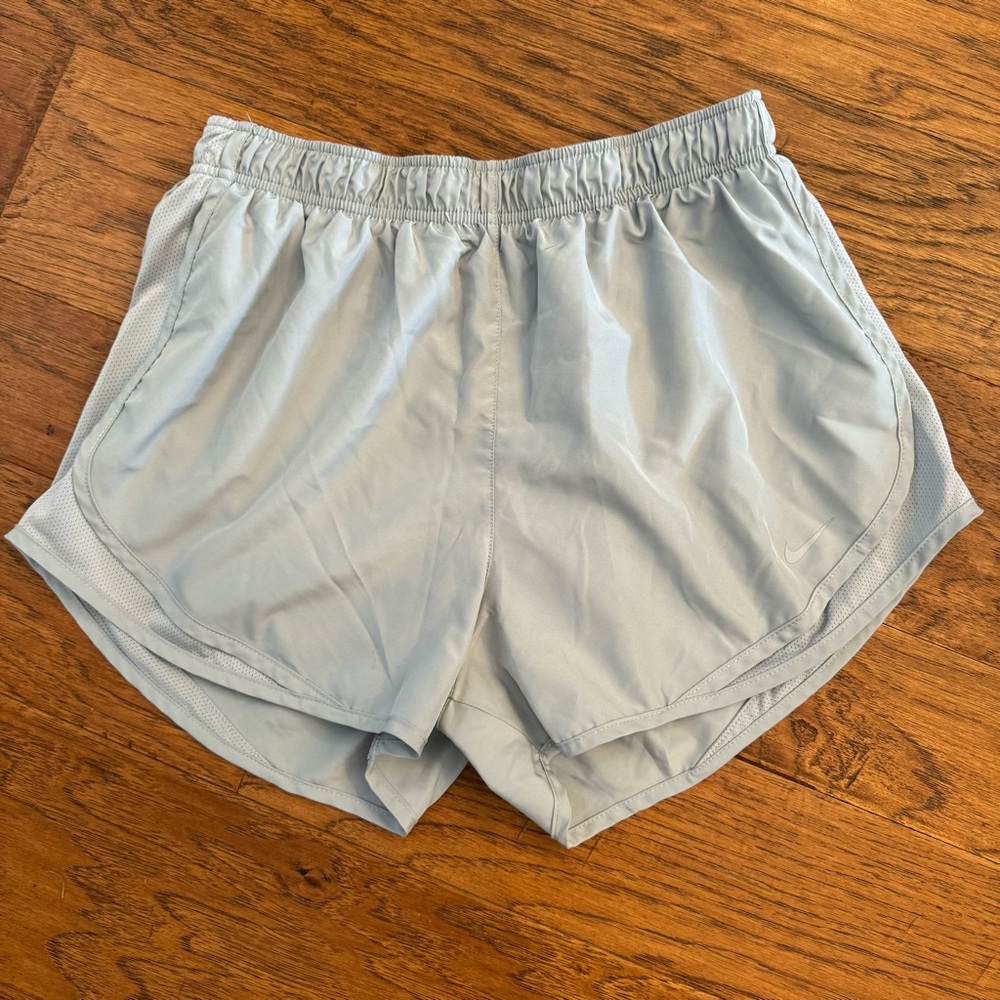Nike Women's Large Tempo Dri-FIT Mid-Rise 3 in Grey Running Athleisure Shorts LG